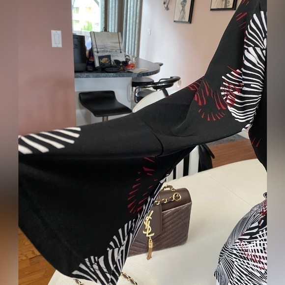 RICKI’S wrap front floral top Sz S - Picture 7 of 13